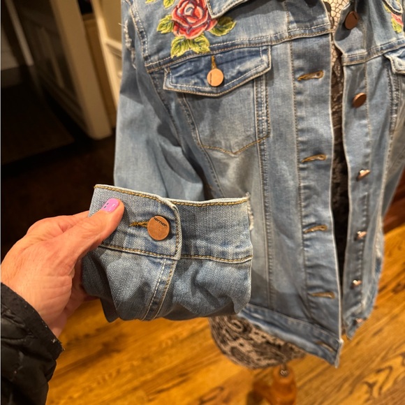 Joujou Premium Denim Collection Floral Embroidered Jean Jacket - Size Large - Picture 5 of 12